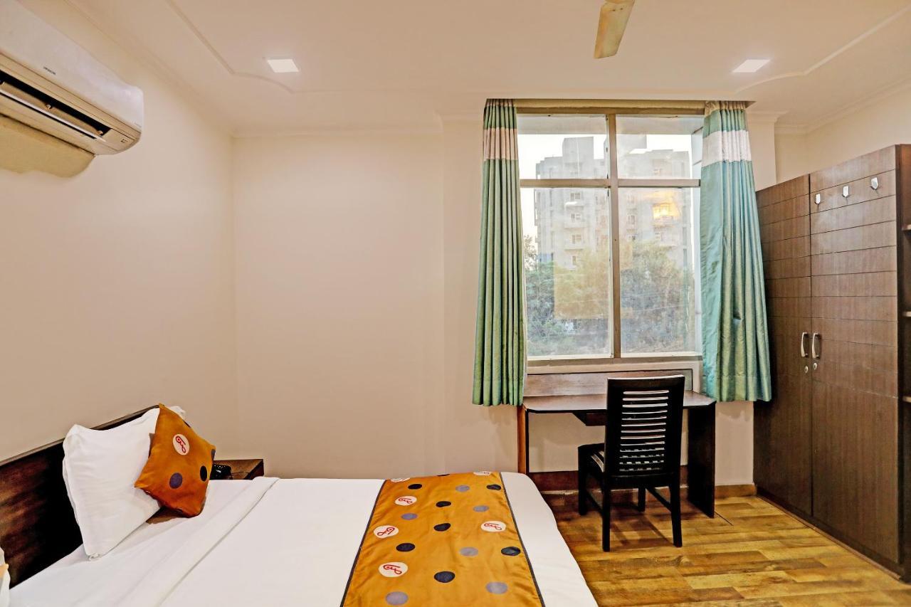 Hotel Grand Tushar - Ghaziabad Railway Station Eksteriør bilde